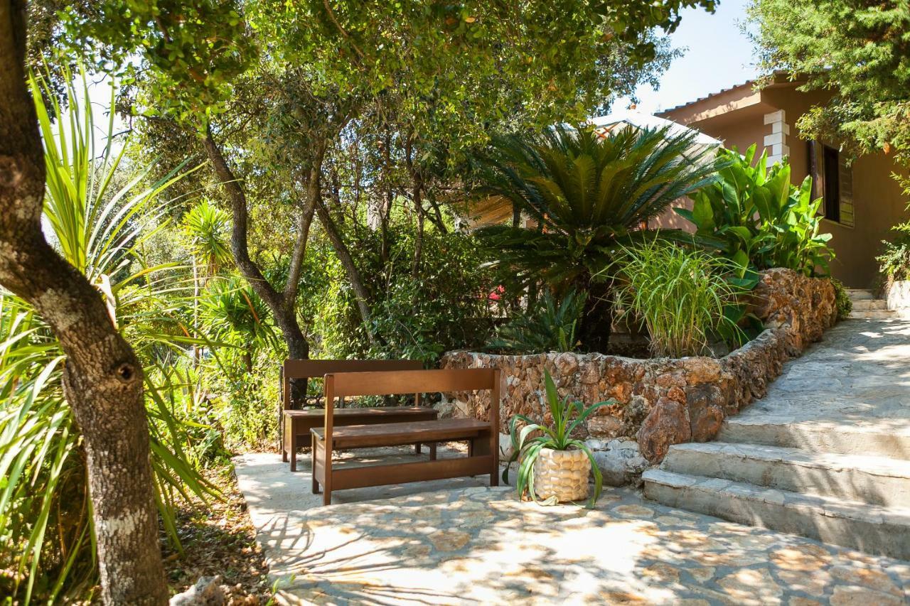 Relax Tiny Villas 40 Meters Of The Beach Zrnovo Exterior foto